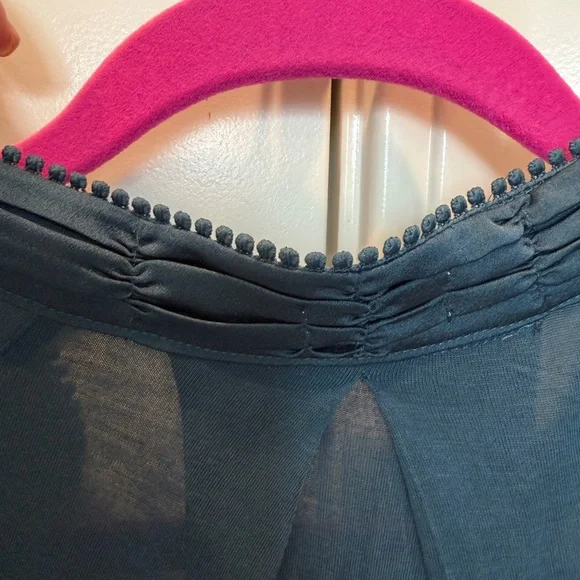 Anthropologie x Tiny Eliana Embroidered Navy Floral Split-Neck Women’s Top - Picture 5 of 8